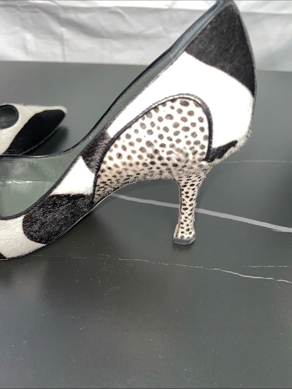 MANOLO BLAHNIK COW PRINT PONY HAIR PUMPS FTL-08-196